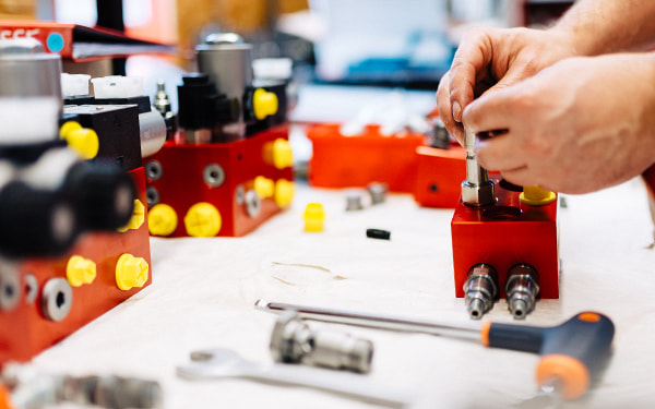 Individualised solutions for valve blocks