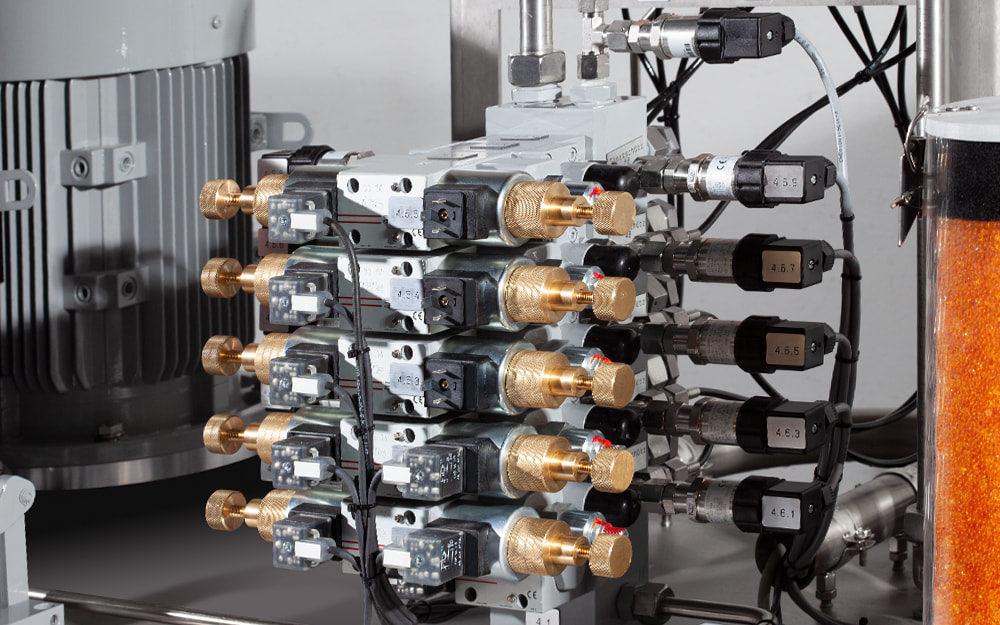 CETOP directional control valves of various types