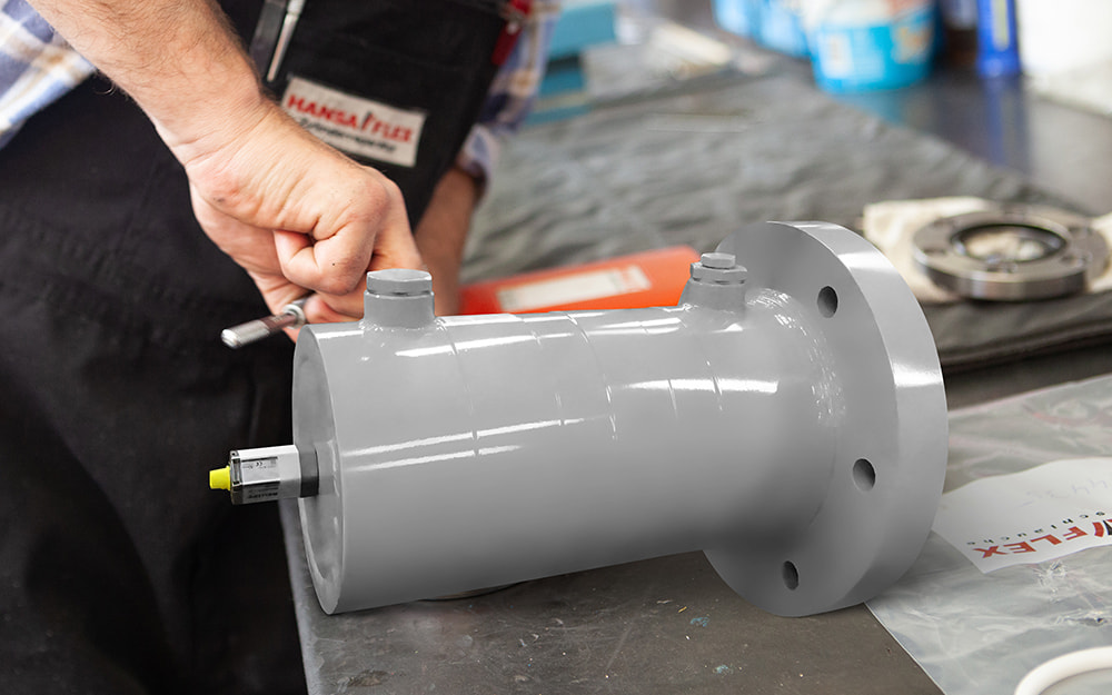 Hydraulic cylinders with integrated displacement measuring systems