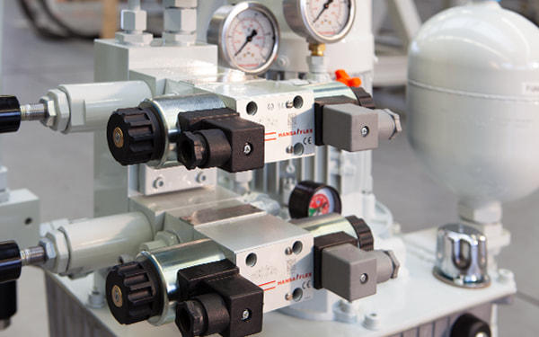 Implement a diverse range of valve functions with CETOP valves
