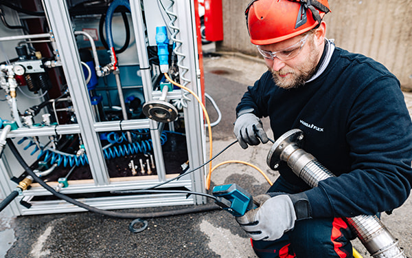 Measuring technology and display instruments for hydraulic systems
