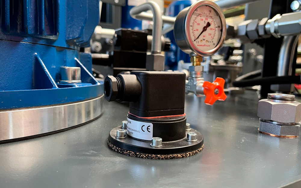 Precision temperature switches with various switching points