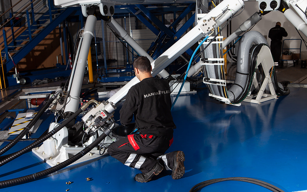 Servicing of hydraulic components and machines