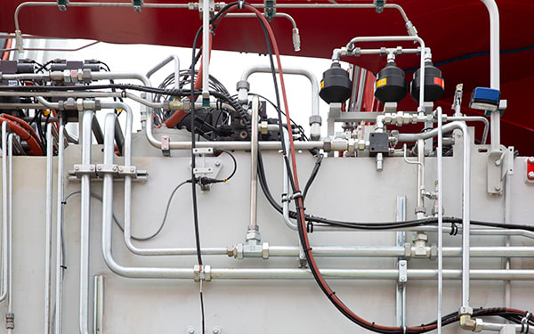 Pipeline installation valves with simple basic functions