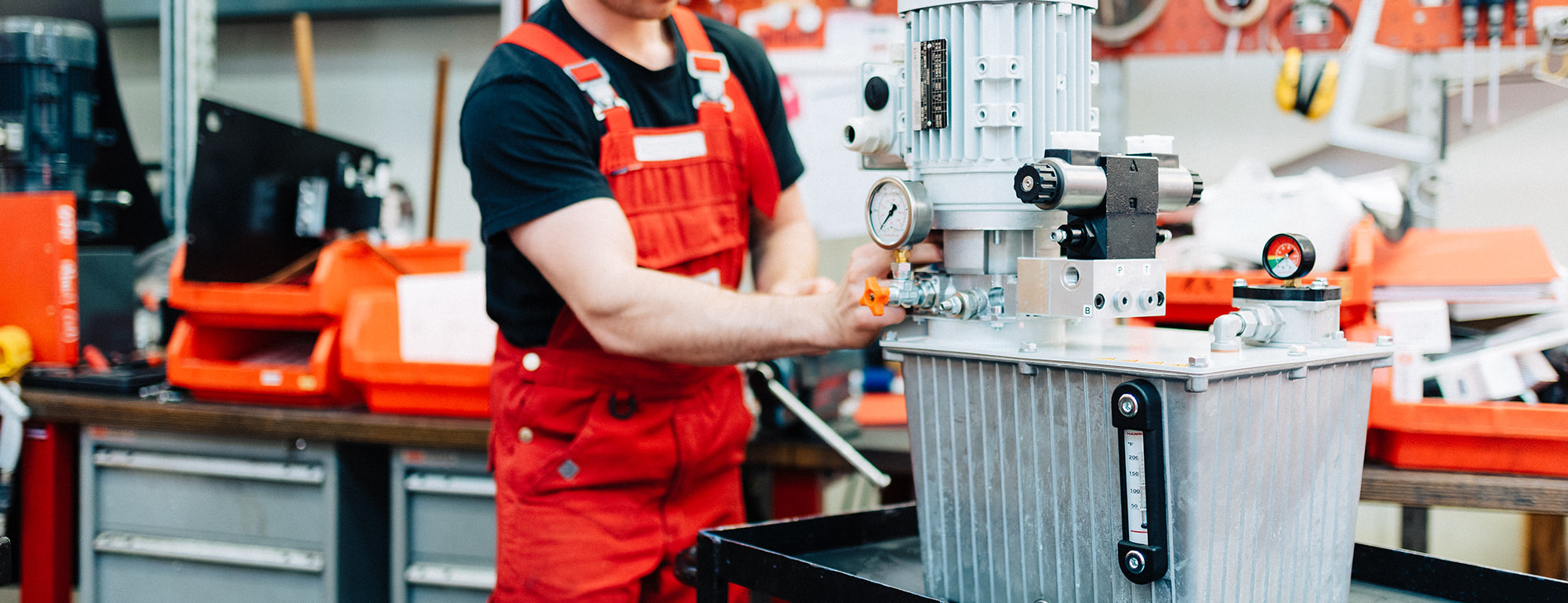 THE OPTIMUM HYDRAULIC POWER UNIT FOR YOUR SYSTEM