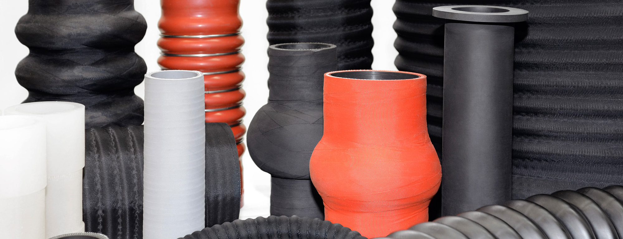 MANGUERAS PREFORMADAS HANSA-FLEX PARA UNA GRAN FLEXIBILIDAD EN LOS ESPACIOS MÁS REDUCIDOS