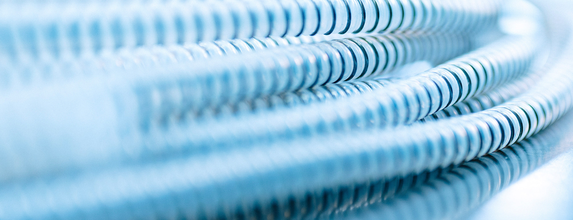 MANGUERAS DE PTFE PARA APLICACIONES QUÍMICAS EXIGENTES