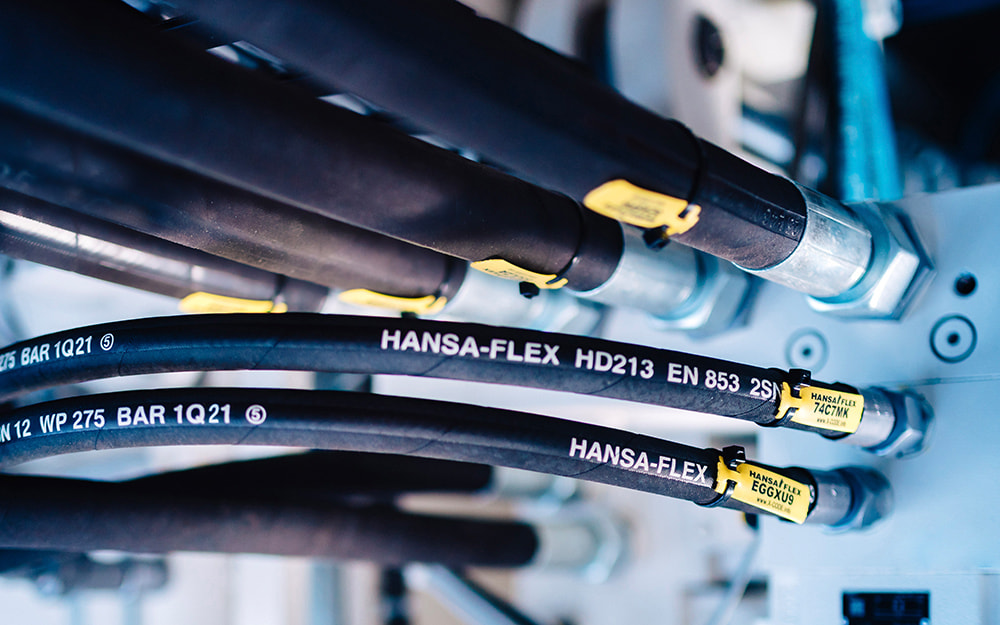 Inspección de líneas de mangueras hidráulicas de acuerdo