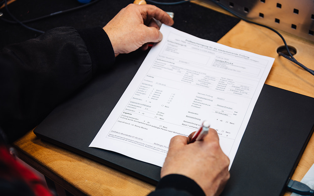 Los siguientes documentos y certificados son verificables
