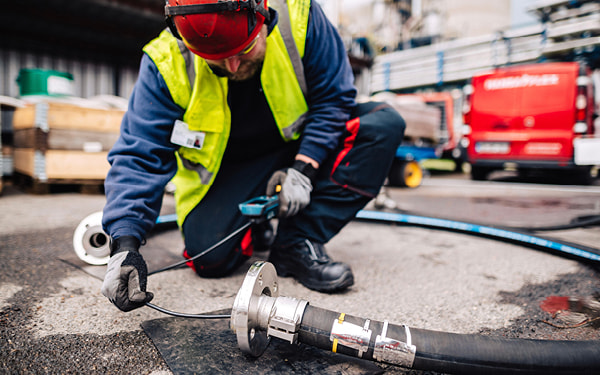 Work equipment and operating materials reliably inspected