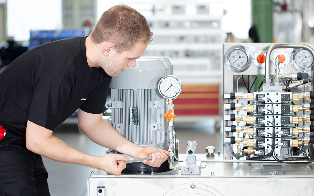 Filter systems for cleaning fluids
